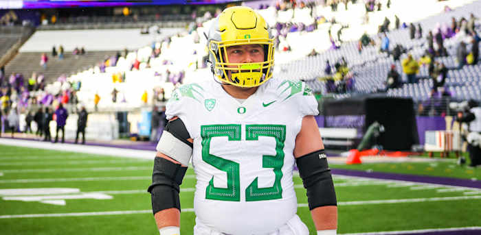 Oregon offensive lineman Ryan Walk during warmups against Washington.